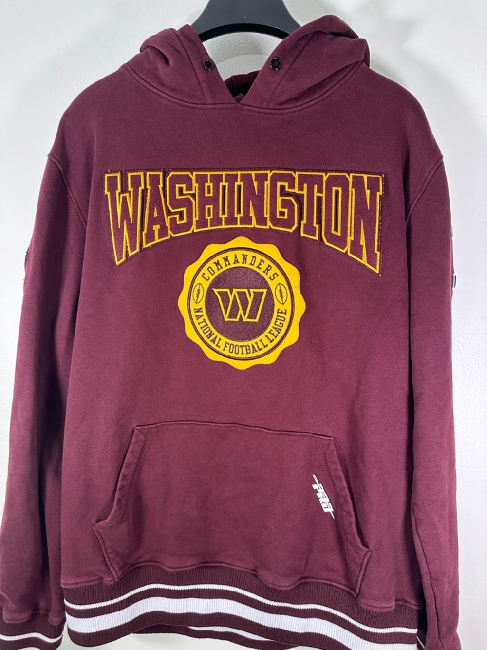 Washington Commanders Hoodie XL Pro Standard NFL Burgundy Crest Pullover - Picture 4 of 13